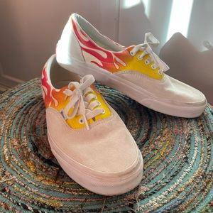 Vans, men’s 8.5/women’s 10